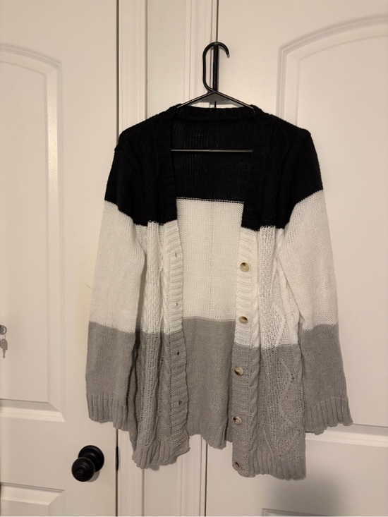 SHEIN Sweaters - SHEIN Black White Gray Colorblock Cable Knit Cardigan